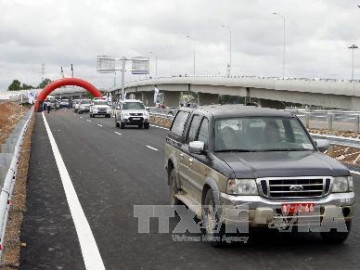 TP. Hồ Chí Minh chấn chỉnh đặt biển quảng cáo tại cao tốc Long Thành-Dầu Giây