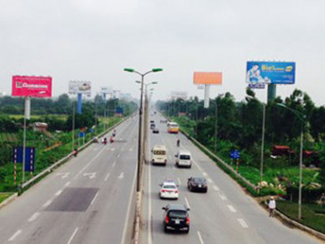 Hà Nội quyết liệt dỡ biển quảng cáo vi phạm