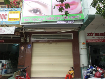 1 người thương vong do sự cố điện truyền vào biển quảng cáo